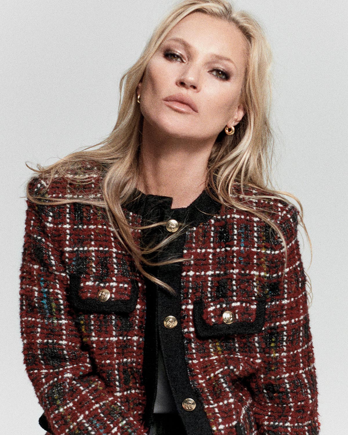 Veste en tweed esprit Chanel Lydia Anine Bing porté par Kate  Moss. Collaboration Anine Bing x Kate Moss.