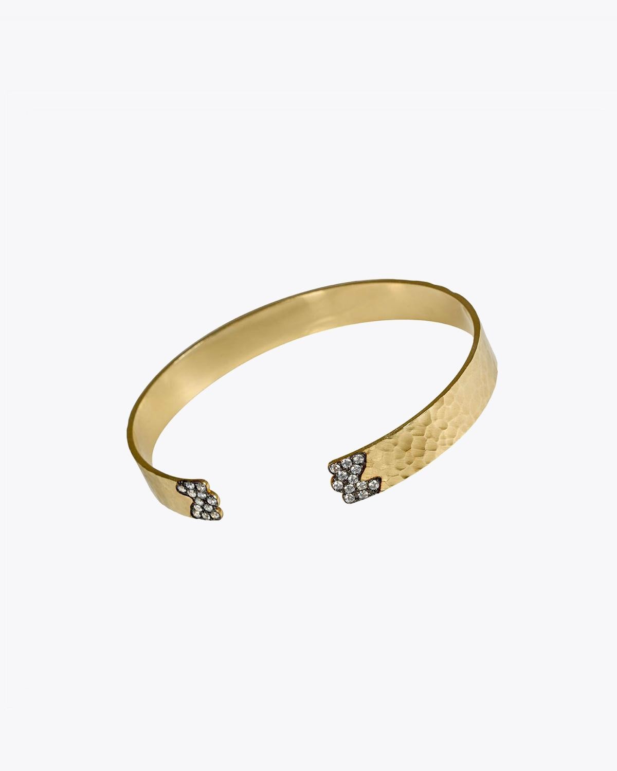 Feidt Bangle Martelé en or jaune 9 carats et Saphirs Gris.