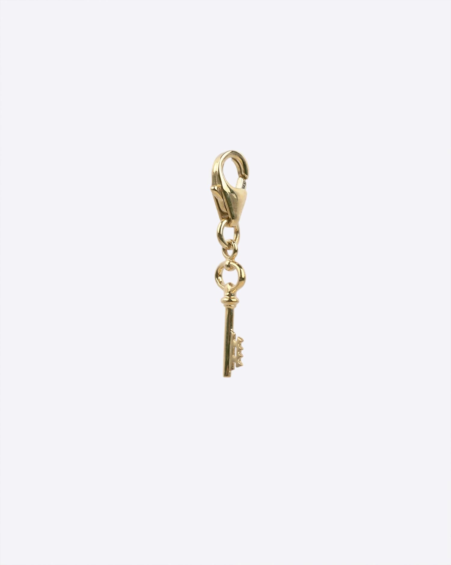 Tom Wood Key Charm - Gold  