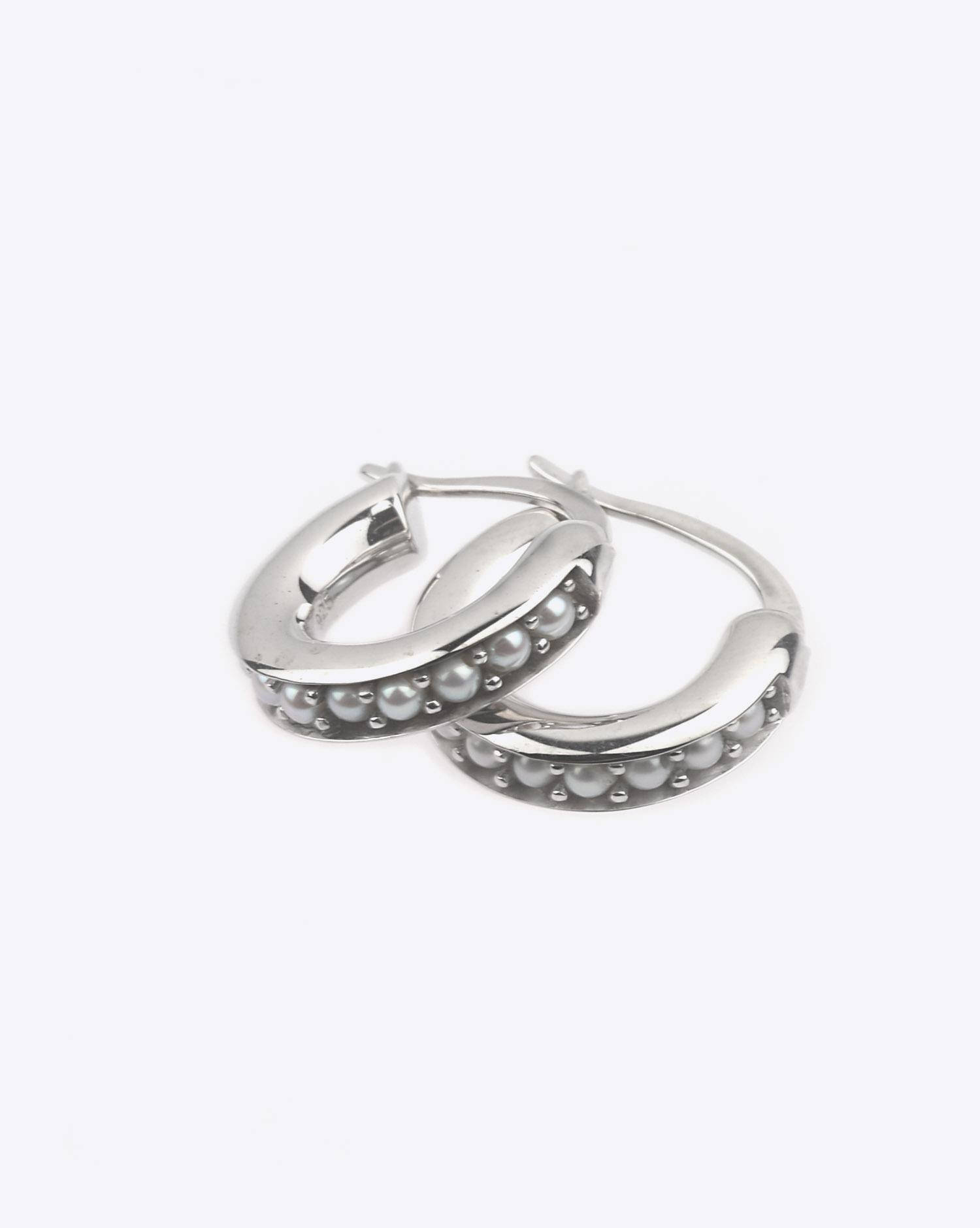Tom Wood Pearl Hoop Small - Silver   
