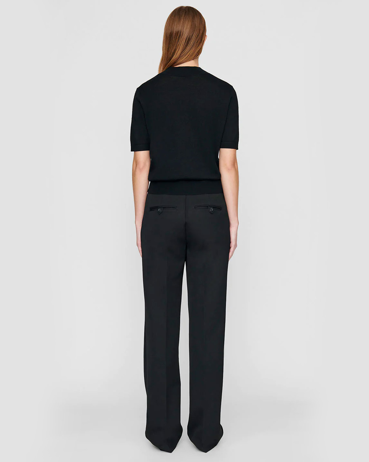 Pantalon noir Classic Pant Anine Bing. Porté dos.