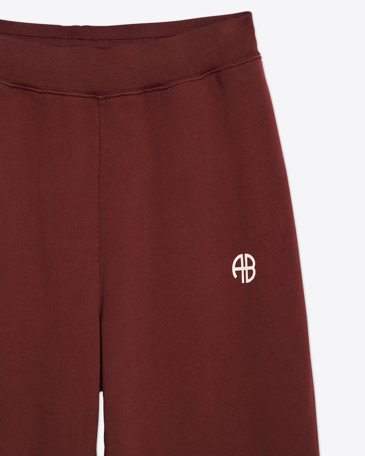 Bas de jogging bordeaux logo AB Tyler Anine Bing. Détail logo.