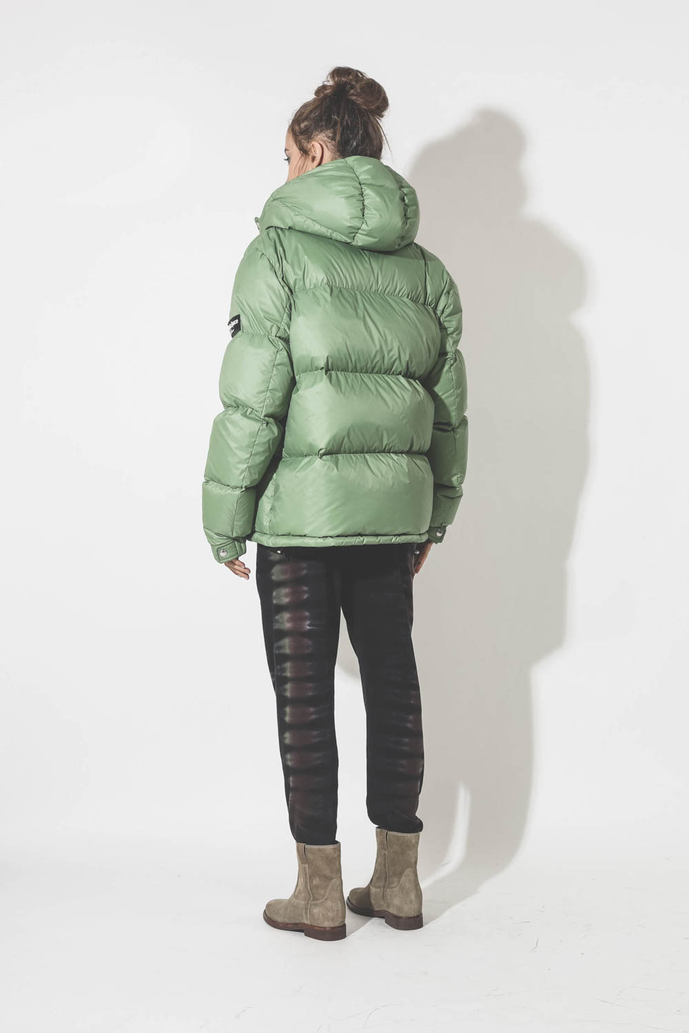 White Space Scott Down Jacket Jade Green. Porté dos.