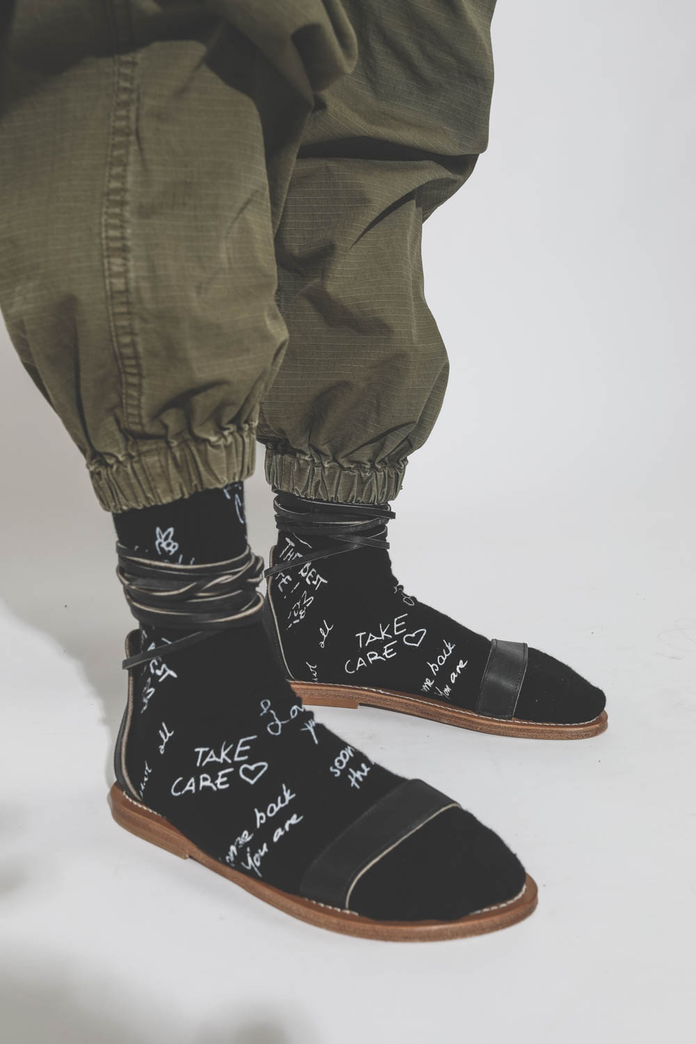 Image du produit Golden Goose Accessoires Collection Socks High Rib - Black White 80203 - 2