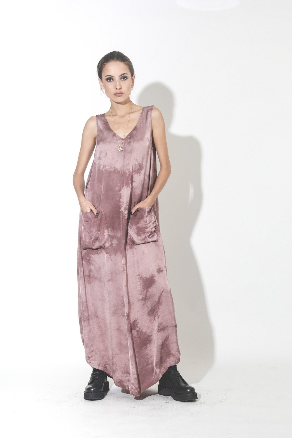 Image du produit Raquel Allegra Grosgrain Maxi Dress - Dark Blush Tie Dye   - 2