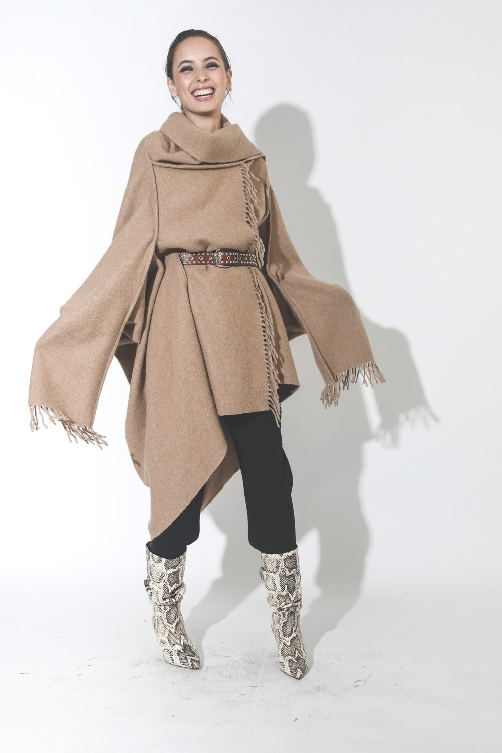 Image du produit Raquel Allegra Empress Blouse - Black   - 5