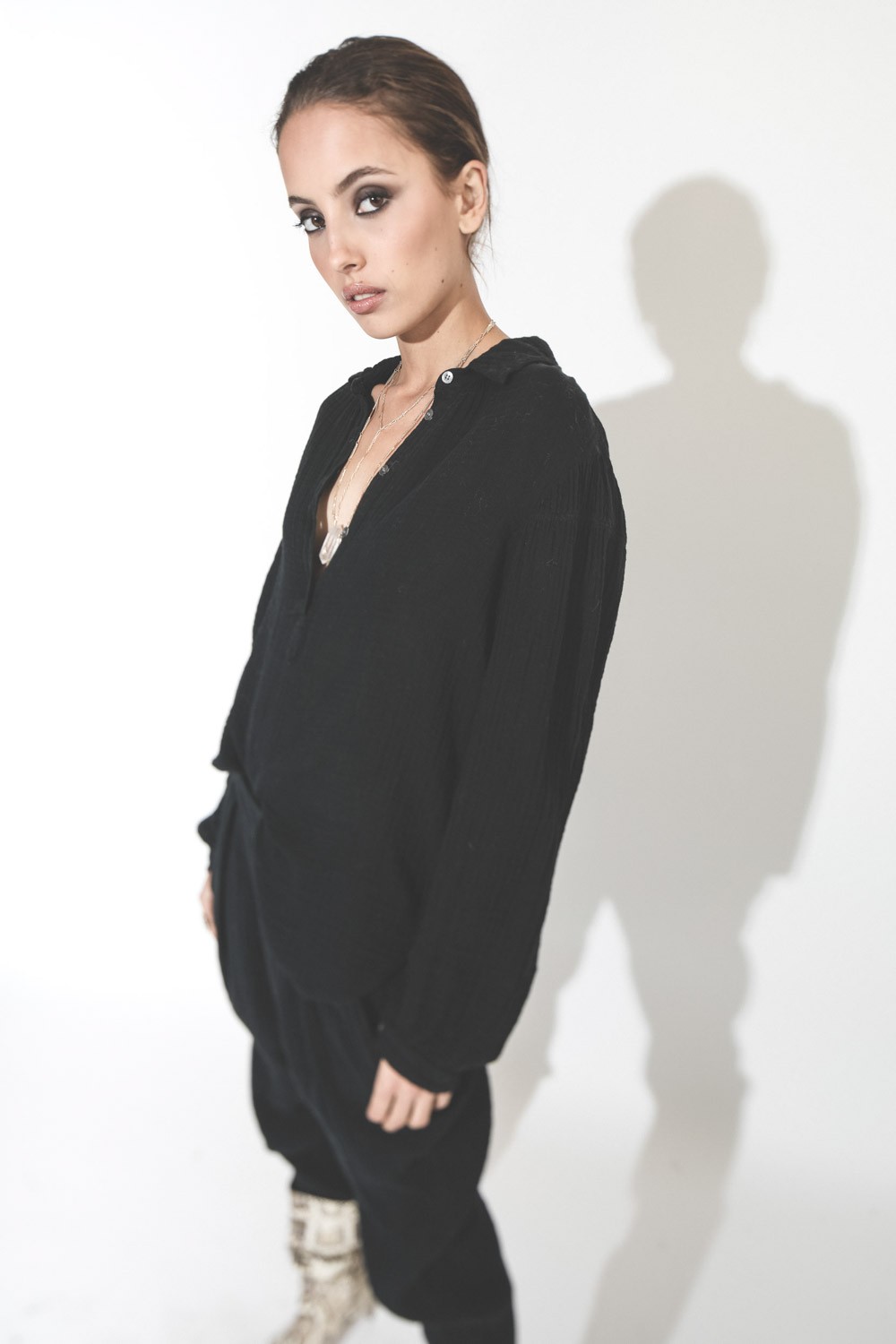 Image du produit Raquel Allegra Empress Blouse - Black   - 2