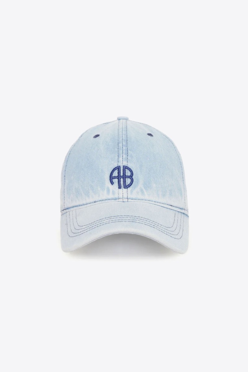 Casquette Jeremy Baseball Anine Bing en jean bleu clair logo brod&eacute; &laquo; AB &raquo; bleu. Vue de face.