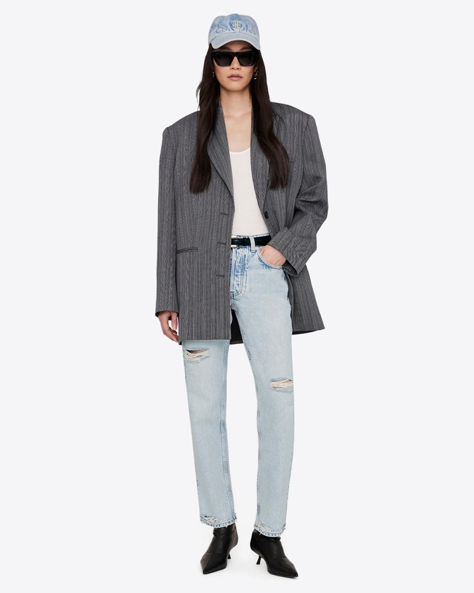 Casquette Jeremy Anine Bing en denim bleu ciel logo brod&eacute; blanc AB, port&eacute;e de face.