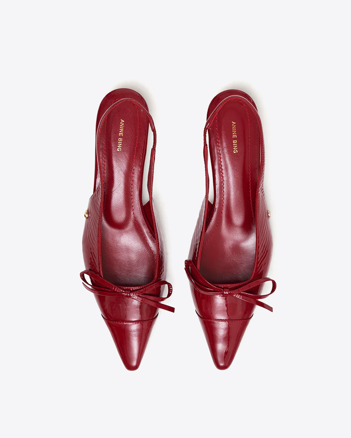 Produit Chaussures escarpins Zoey Anine Bing en cuir vernis rouge. 