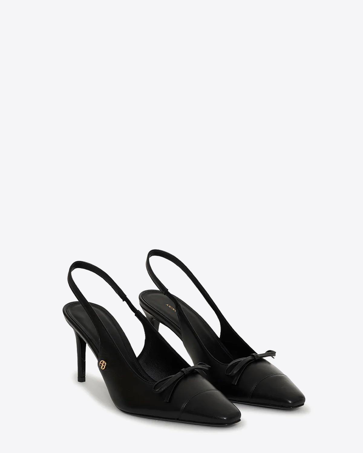 Escarping Slingback Freya Anine Bing en cuir noir. Vue face.