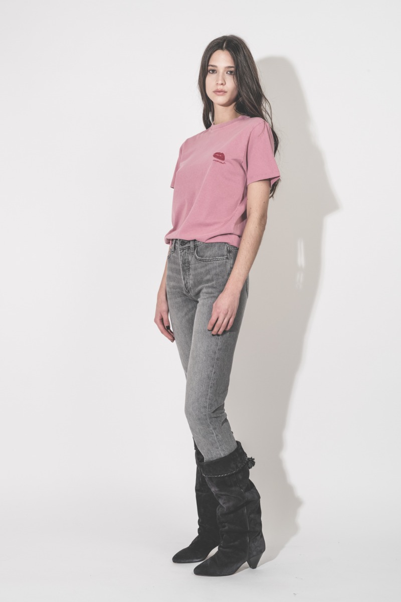 Jean Bruno Anine Bing Ash Grey en denim gris d&eacute;lav&eacute;, port&eacute; de profil.