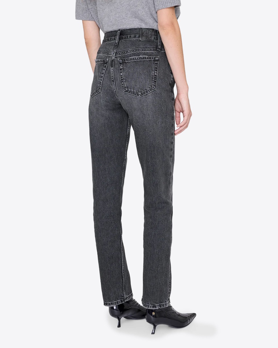 Jean Bruno Anine Bing de denim gris foncé Washed Smoke Grey. Porté de dos.