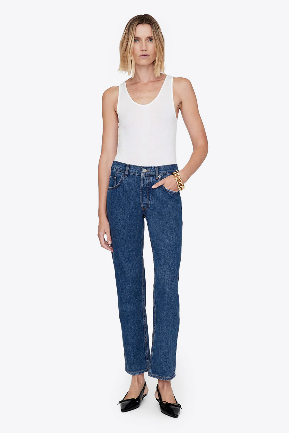 Produit Jean Kate Anine Bing en denim bleu. Vue face. 
