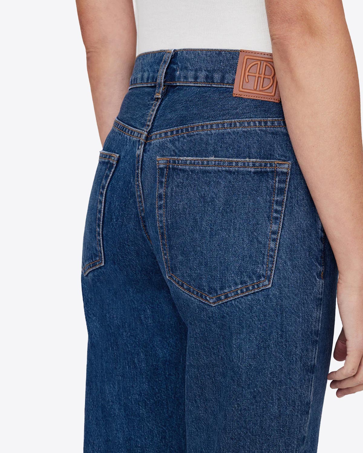 Jean Kate Anine Bing en denim bleu. Vue dos.