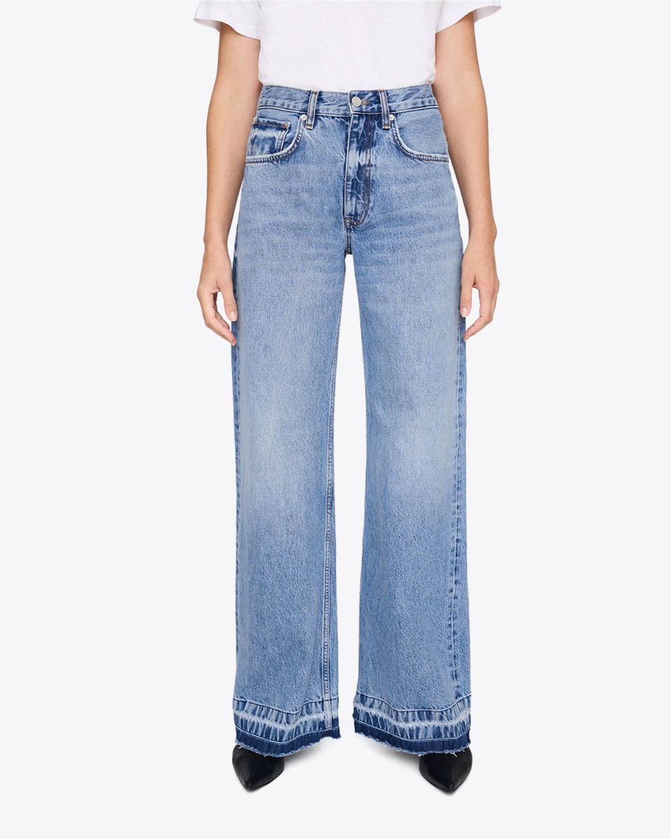 Jean &eacute;vas&eacute; Lewis Anine Bing en denim bleu ciel (Caspian blue), port&eacute; de face.