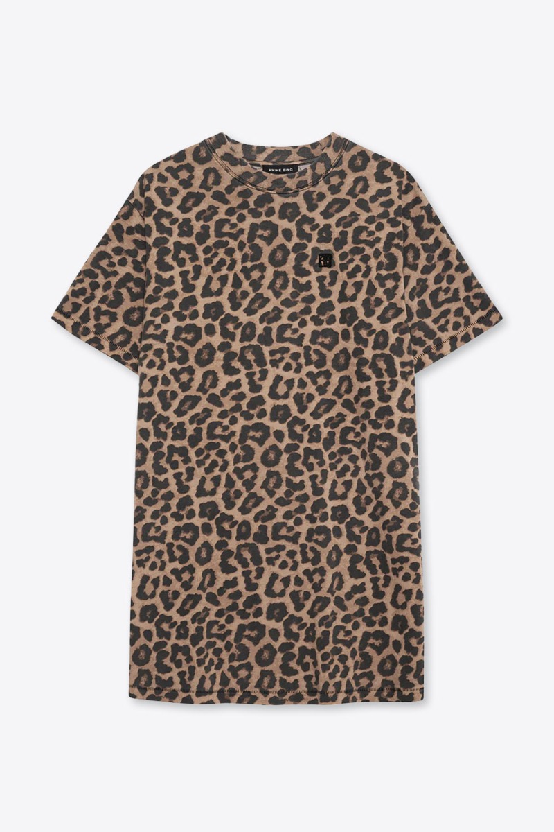 Produit Robe-tee-shirt Beth Anine Bing en coton imprimé léopard, beige et marron. Vue de face. 