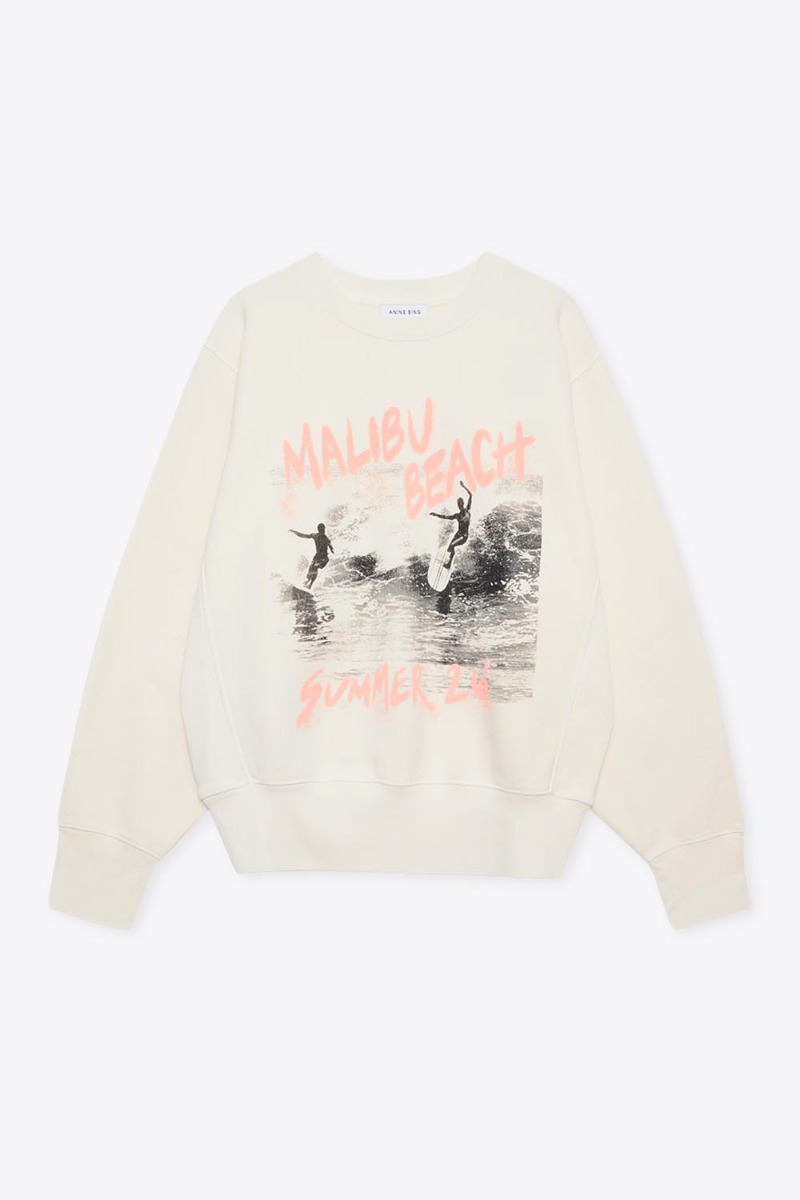 Sweatshirt Harry Shrunken Surfer Anine Bing en coton cr&egrave;me s&eacute;rigraphie photo vintage de Surfer &eacute;criture rose poudr&eacute; &laquo; MALIBU BEACH &ndash; SUMMER 26 &raquo; sur le devant. Vu de face.