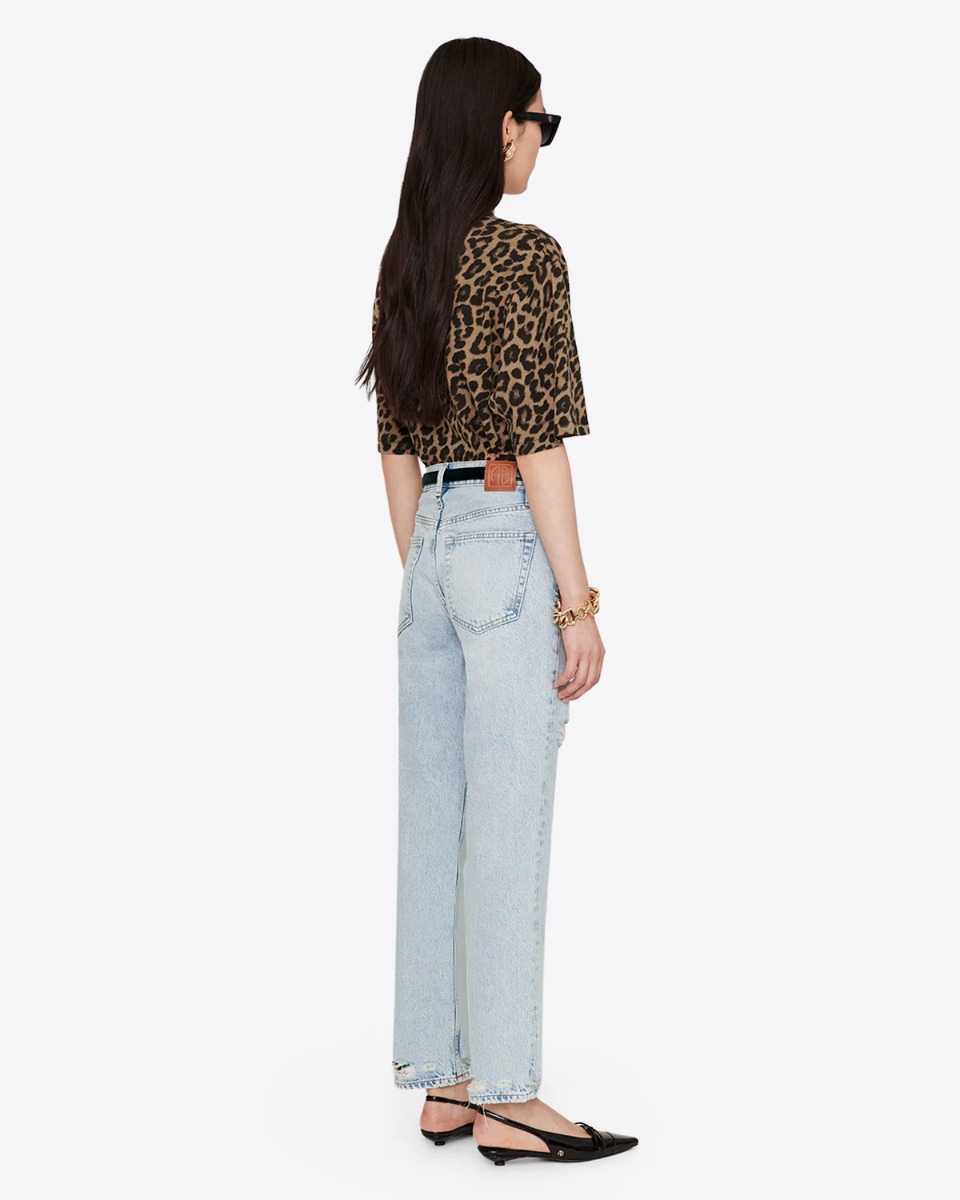 T-shirt Avi Anine Bing en jersey de coton imprim&eacute; l&eacute;opard marron. Port&eacute; de dos.