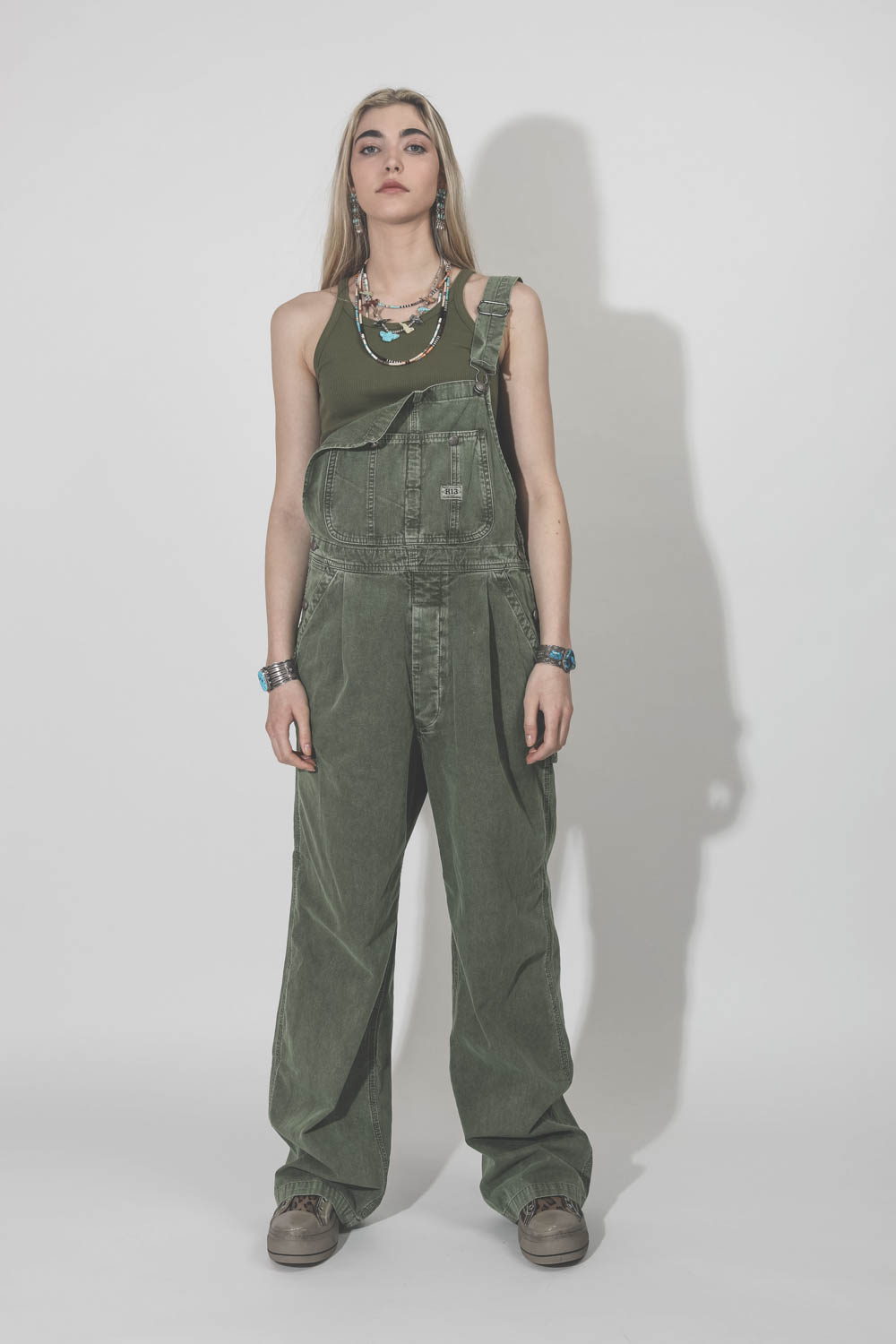 Salopette en toile kaki Damon Overall Olive R13 Denim. Face.