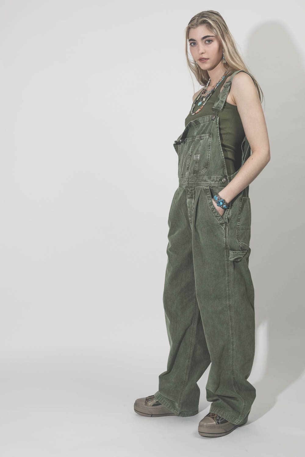 Salopette en toile kaki Damon Overall Olive R13 Denim. Profil.