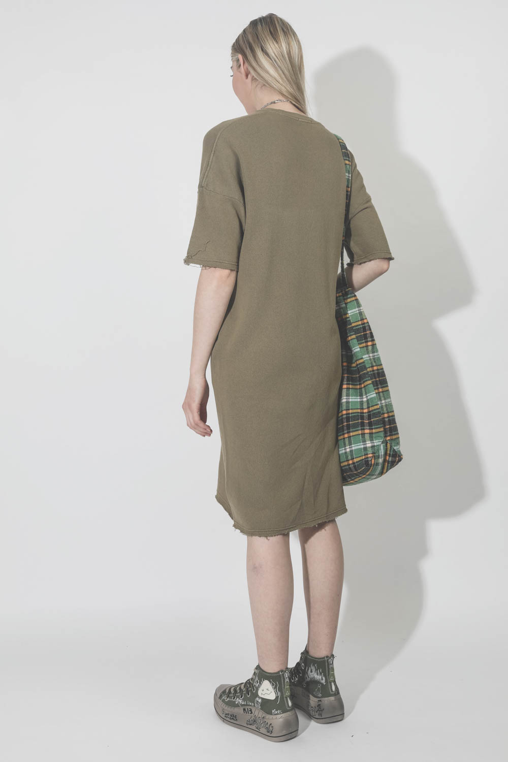 Robe sweat Kurt Concert Elongated T Dress light olive R13. Dos.