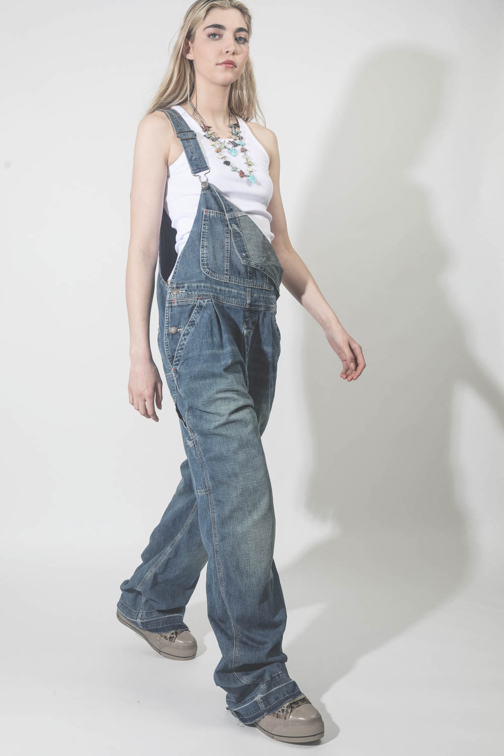 Salopette en jean Damon Overall Windsor blue R13. Profil.