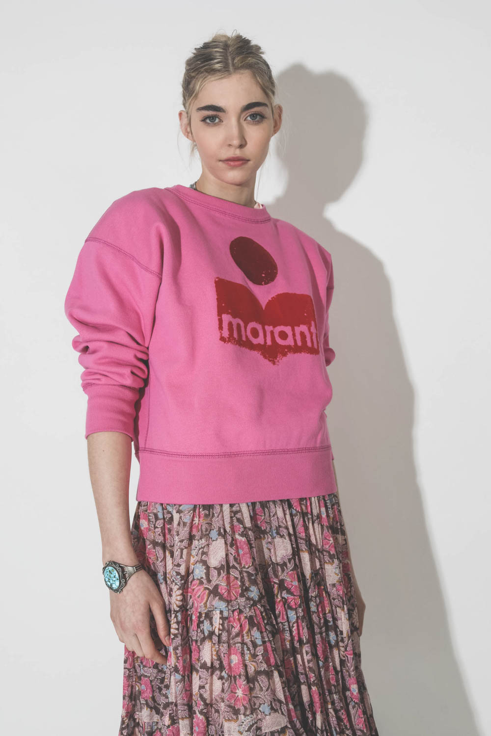 Sweat-shirt Logo rose Mobyli Isabel Marant Etoile. Porté. 