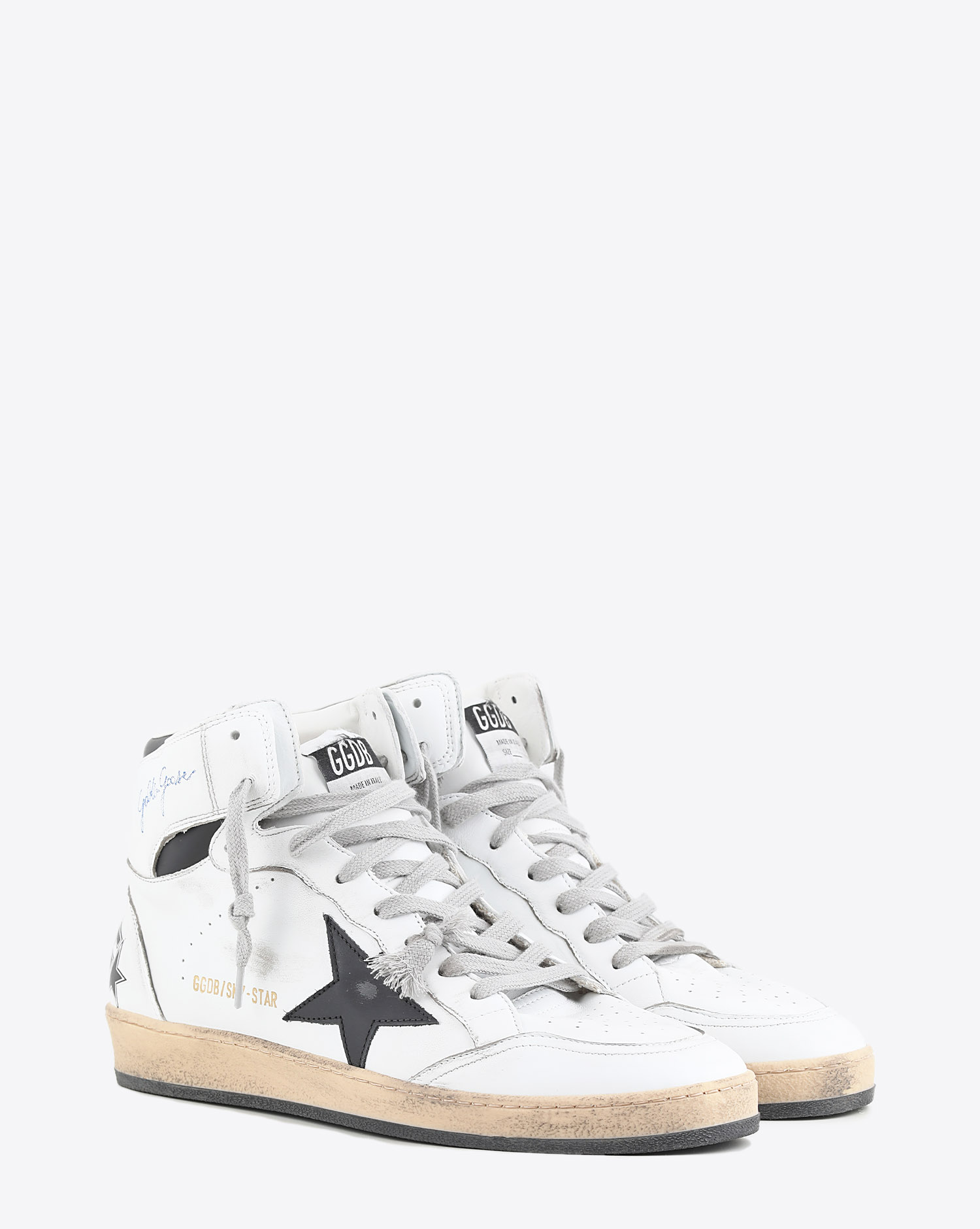 Sneakers montantes Golden Goose homme en cuir blanc étoile noire Sky Star White Black 10283. Face. 
