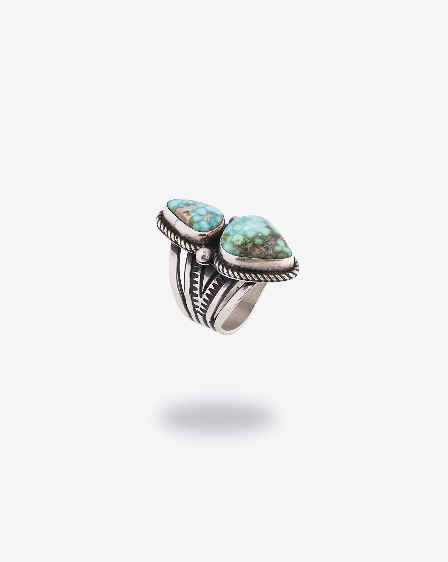 Produit Bague Albert Jake avec pierre HARPO vue profil. 