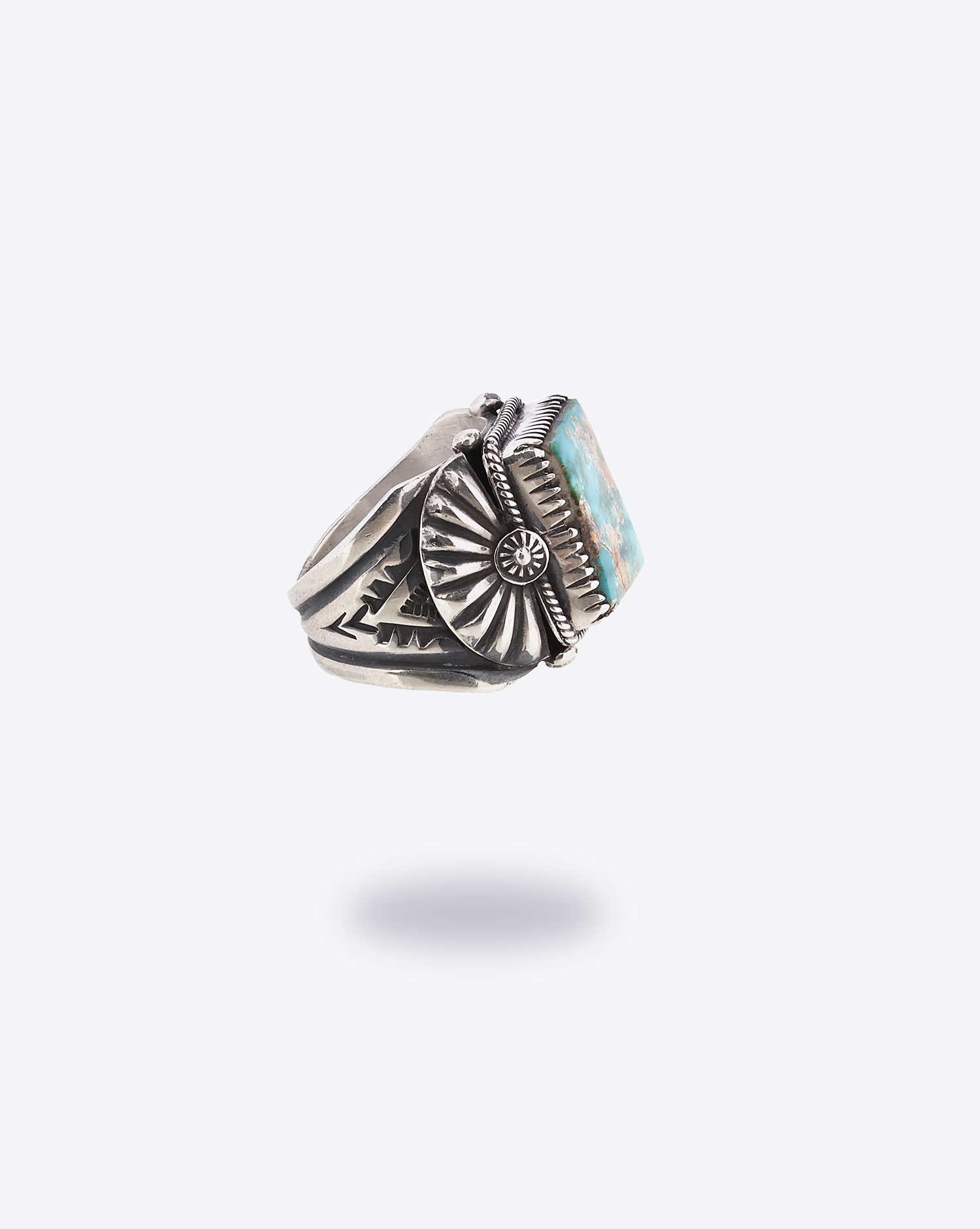 Produit Bague Delbert Gordon Harpo avec pierre turquoise.