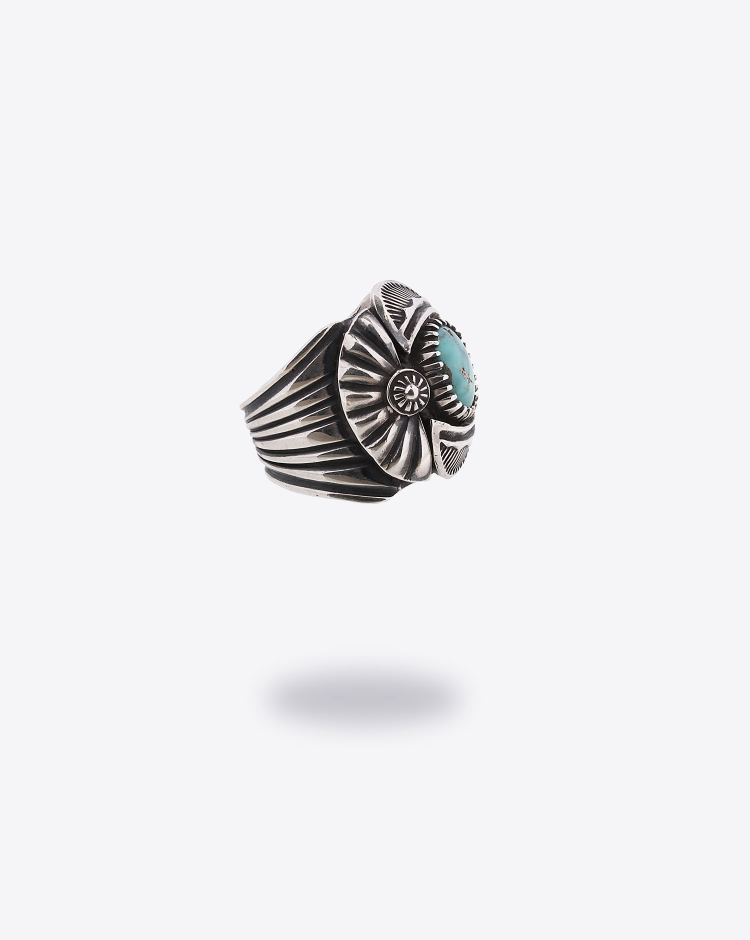 Produit Bague Delbert Navajo Harpo avec pierre turquoise. 