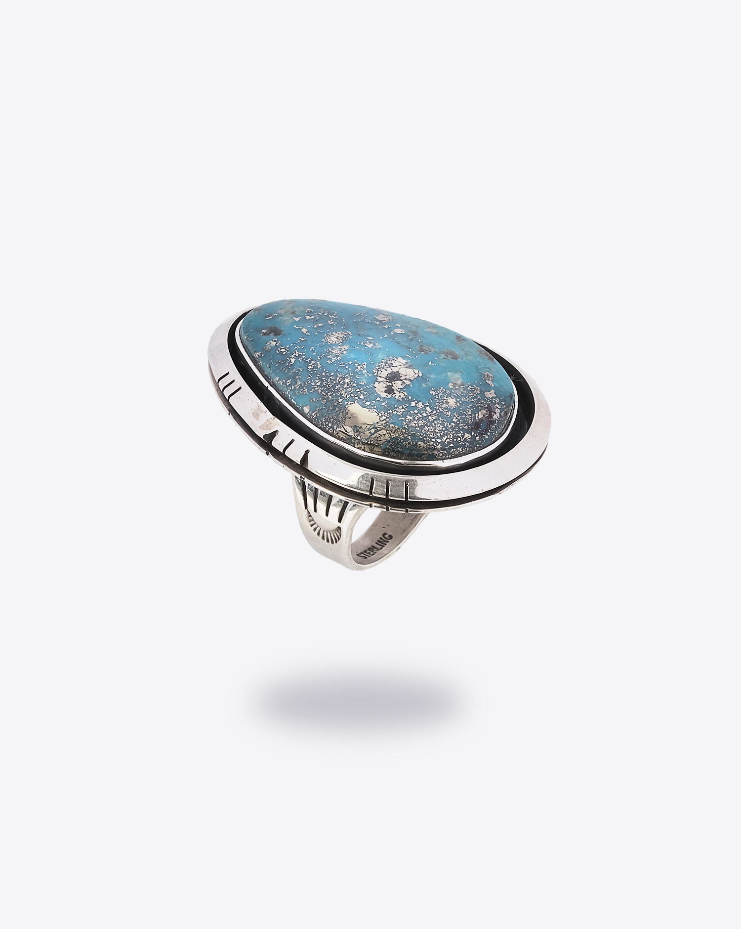 Produit Bague L.J Navajo Harpo avec une pierre turquoise Kingman. 
