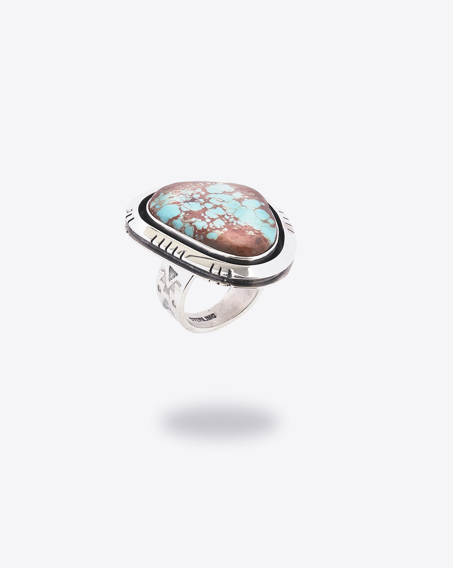 Produit Bague L.J Navajo Harpo avec une pierre turquoise. 
