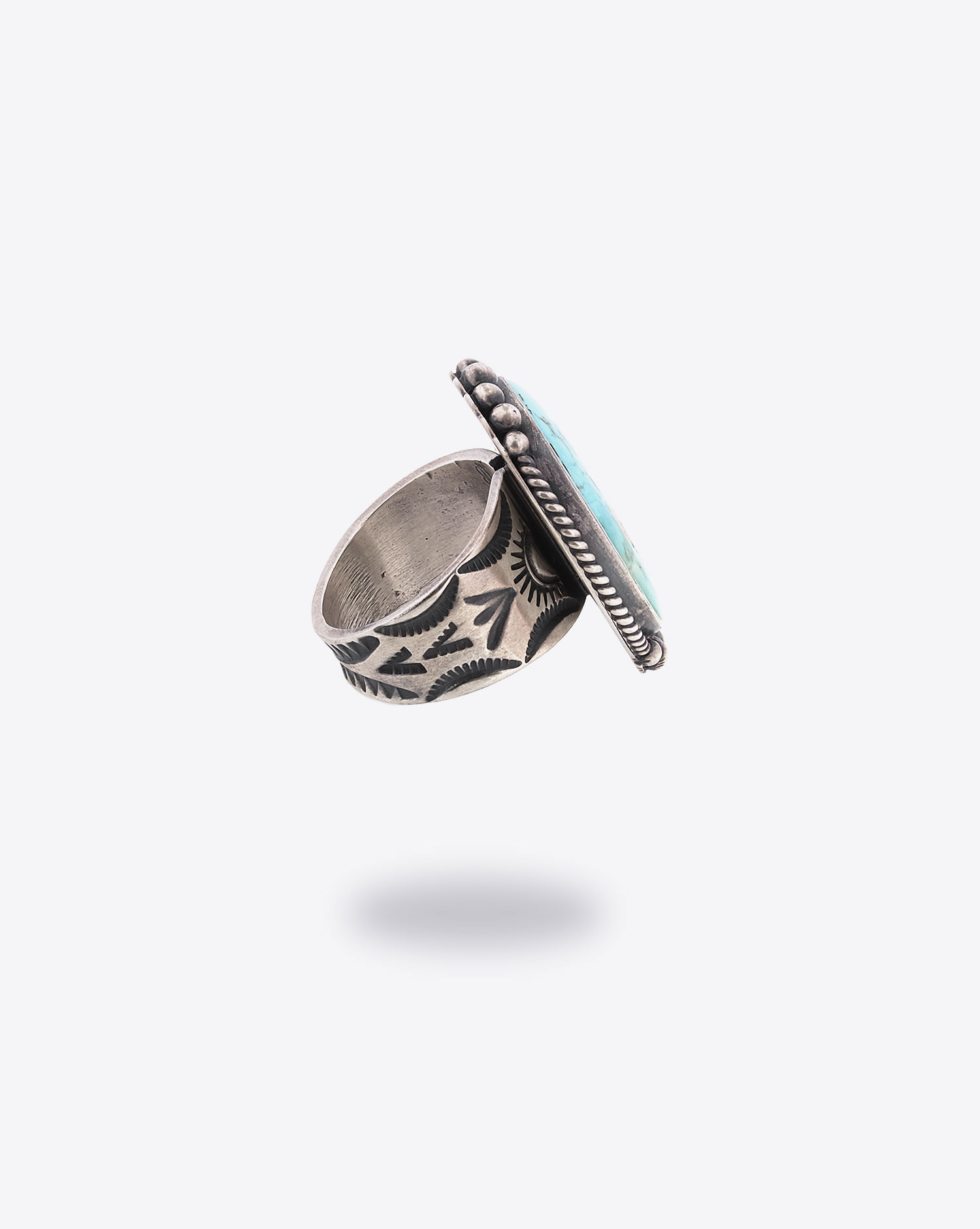 Produit Bague Bernyse Navajo Harpo avec pierre turquoise.