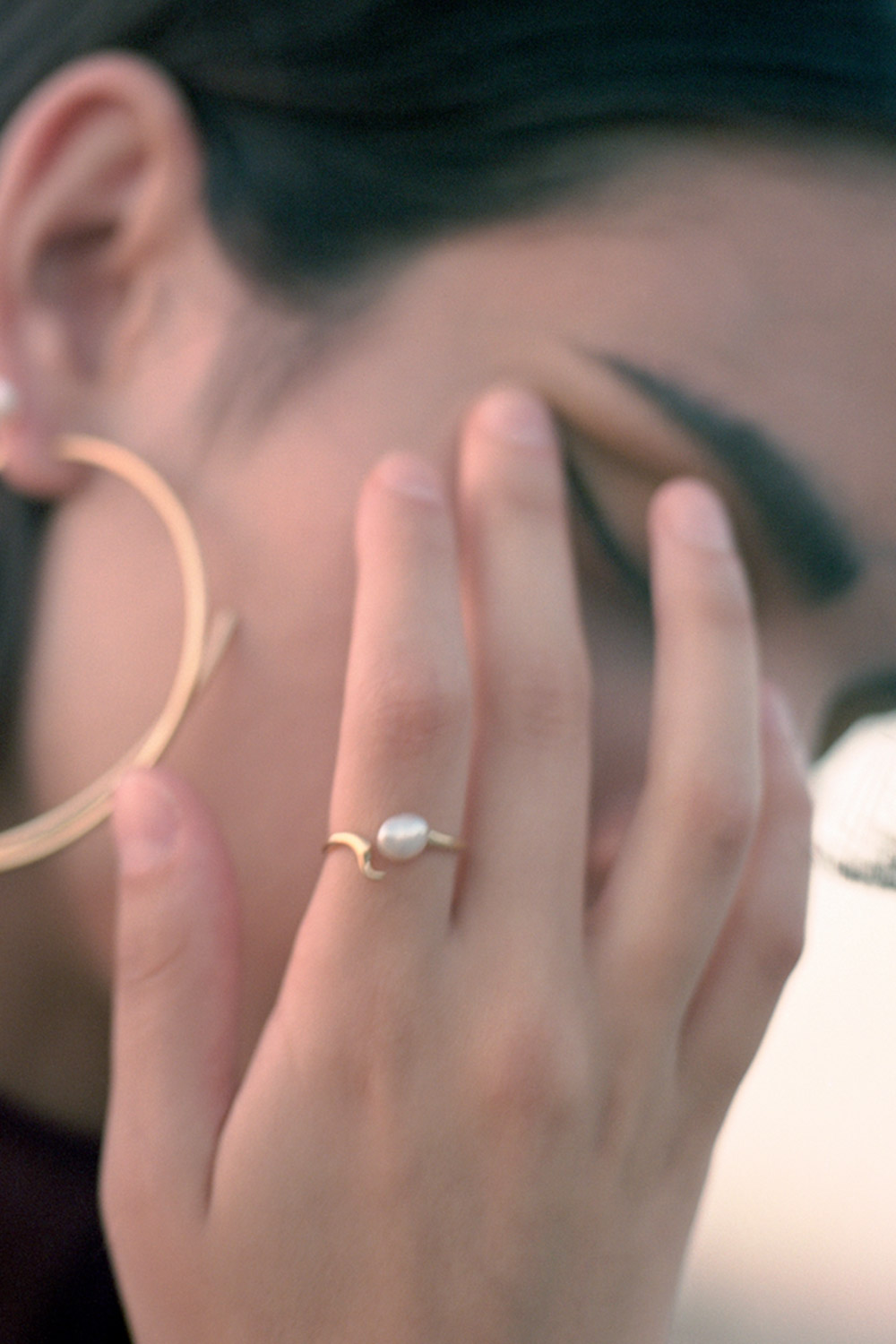 Produit Bague Moonshine Maria Black plaquée or. 