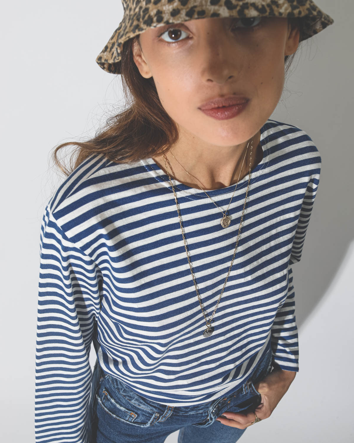 Marinière Denimist Boatneck Tee à rayures bleues.