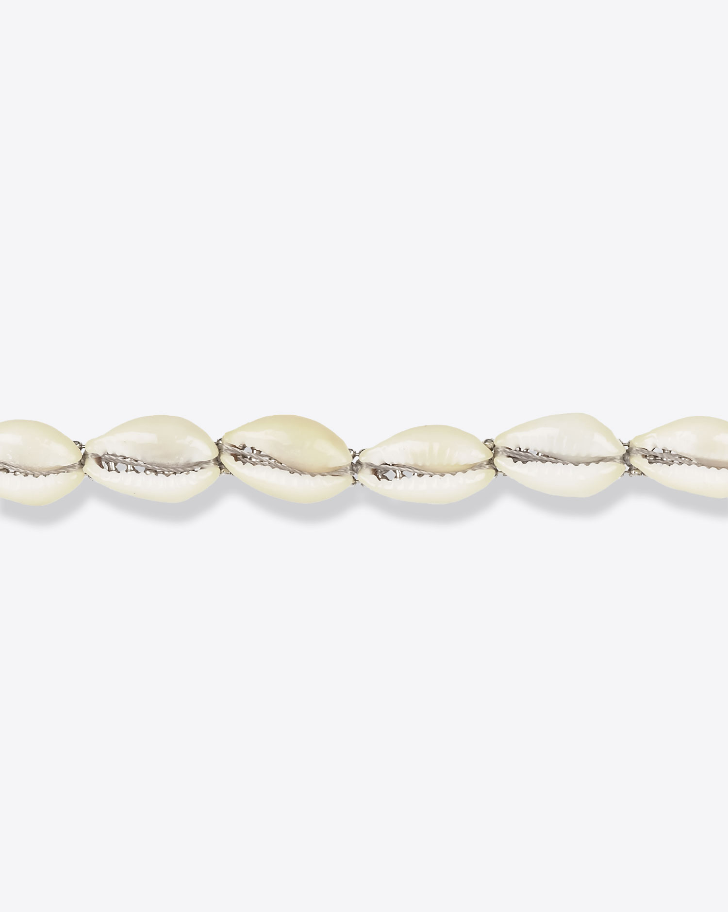 Produit Bracelet Noki Isabel Marant en Coquillage et Métal Argenté. Détails. 