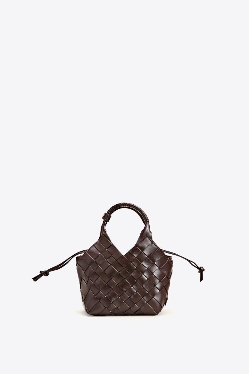 Sac Misu mini Cala Jade en cuir tress&eacute; noir. Vue de face.