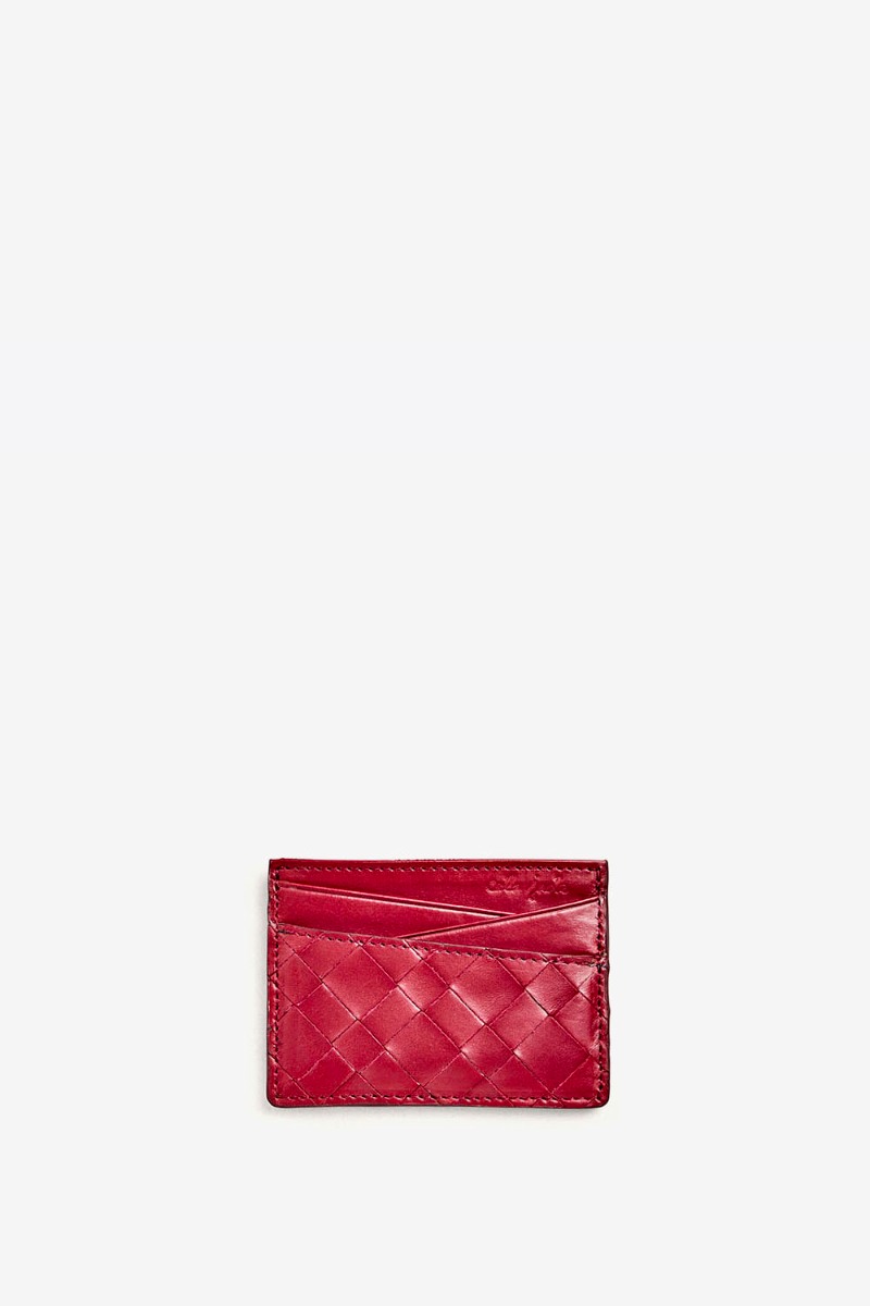 Porte-cartes Boba Cala Jade en cuir tress&eacute; Rumba Red vu de face.
