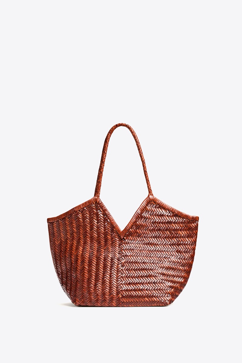 Sac cabas Humi Cala Jade en cuir tress&eacute; Nutmeg (noisette). Vue de face.