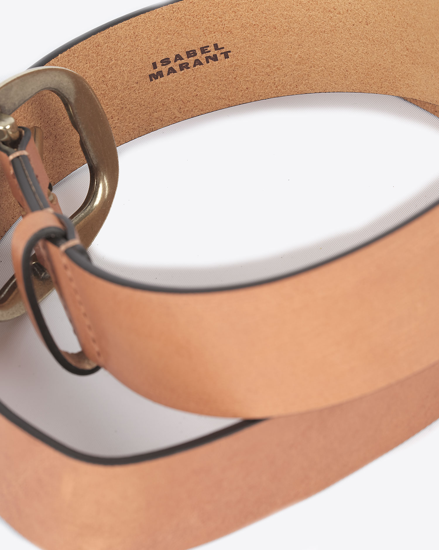 Produit Ceinture Dana Isabel Marant en cuir cognac avec boucle dorée. Détails. 