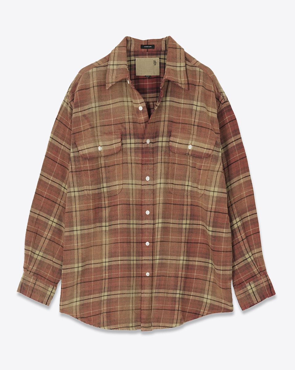 Produit Chemise oversize Boyfriend Shirt R13 en flanelle à carreaux rouges et marron. Vue de face.