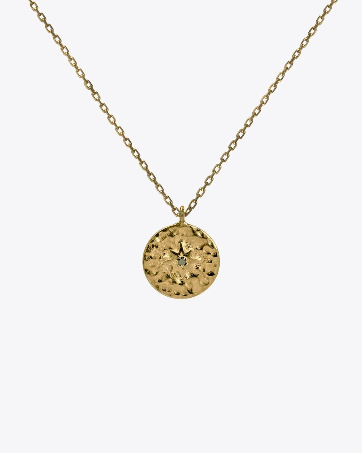 Collier médaille soleil martelé sur chaine 45 cm en or jaune 9 carats et saphir gris Feidt Paris. Face. 