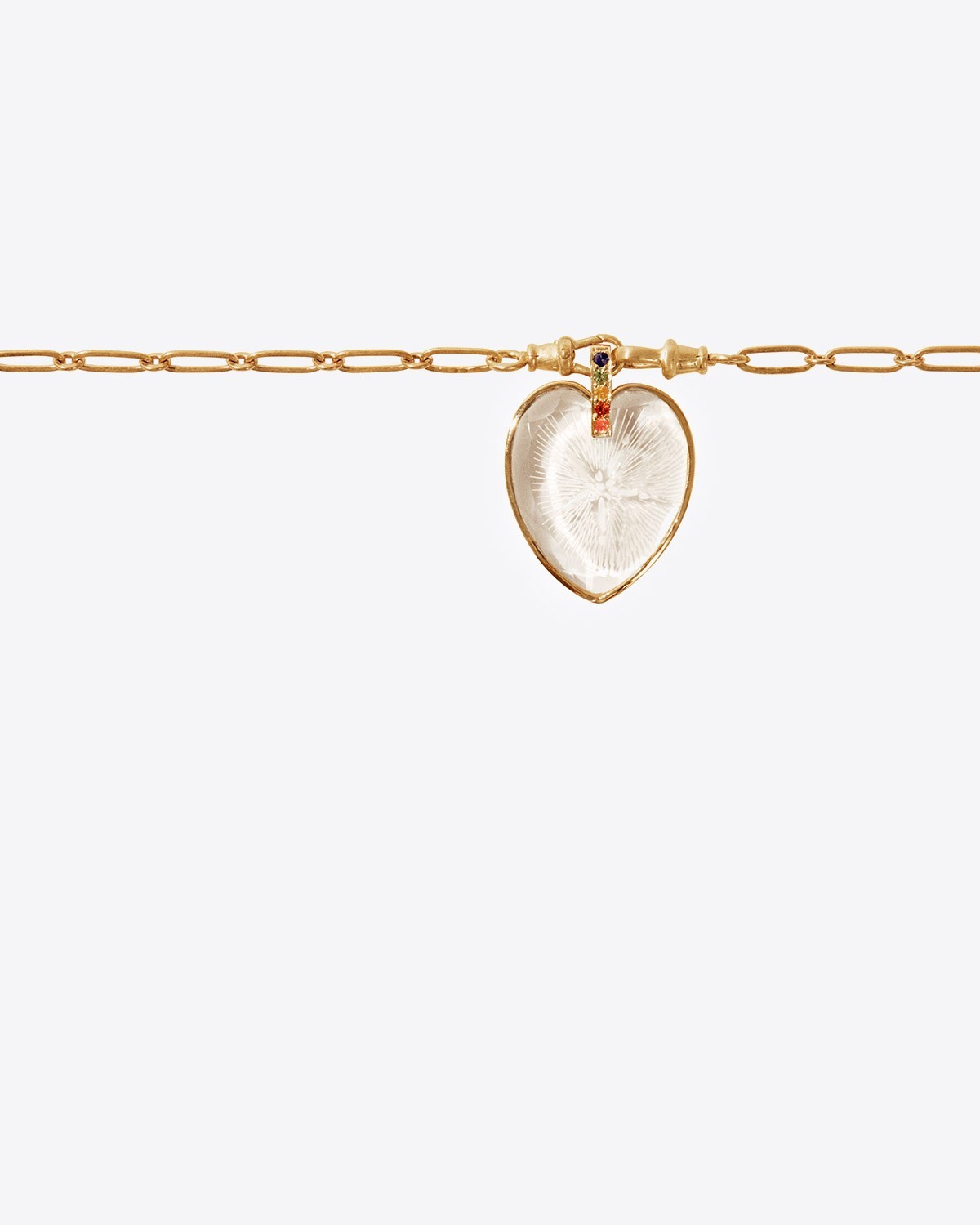 Collier ras de cou en or avec pendentif coeur en cristal Gabin N°2 Pascale Monvoisin. Détail du coeur en cristal.