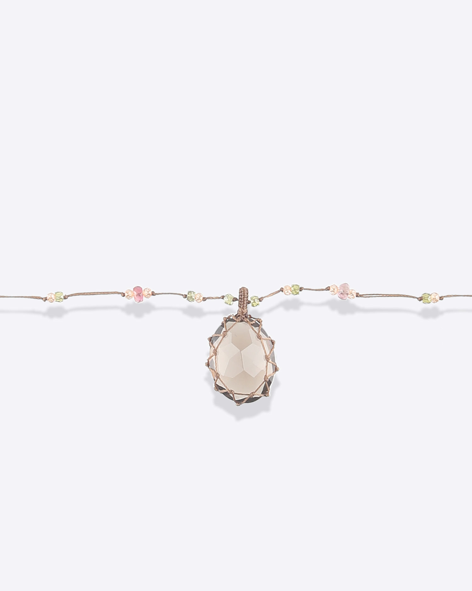 Collier long Tibétain cordon tabac pierre Smoky Quartz Sharing. Détail de la pierre.