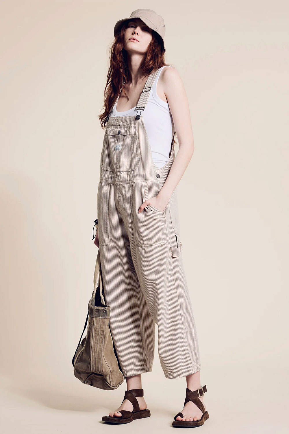 Produit Salopette Relaxed Denimist à rayures marron. Vue portée 