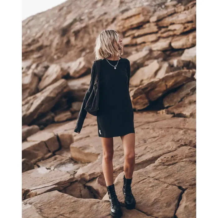 Robe courte manches longues Mikuta noire. 