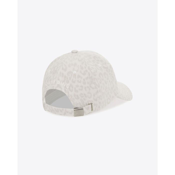Casquette Jeremy Baseball Anine Bing en toile imprimé léopard crème et logo « AB » brodé blanc devant. Vue de dos.