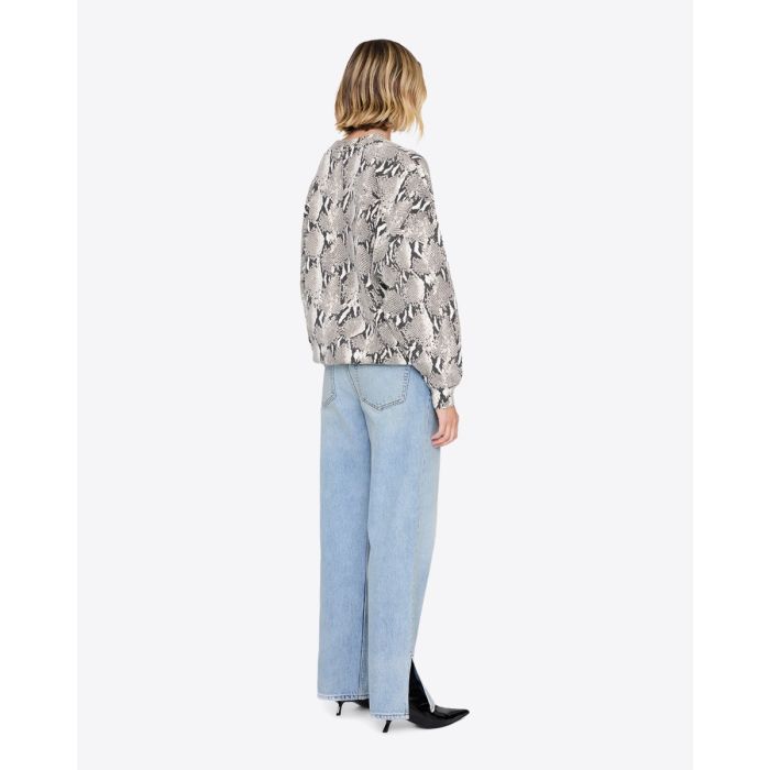 Sweatshirt Miles Anine Bing en coton imprimé python, porté de dos.
